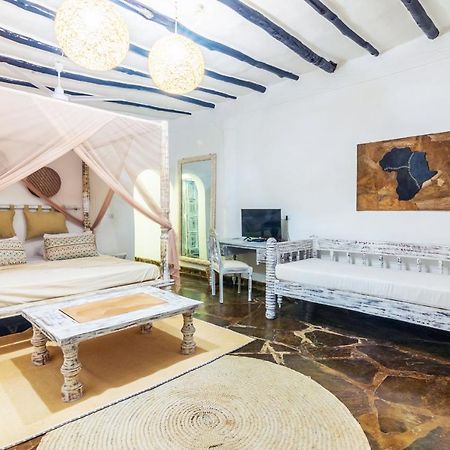 Hotel Jumbo Club Watamu Esterno foto