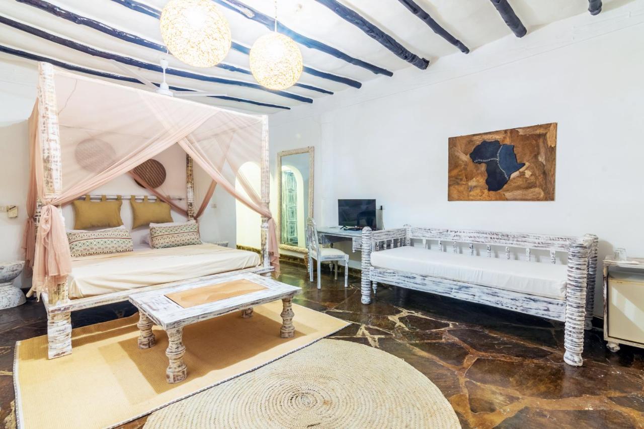 Hotel Jumbo Club Watamu Esterno foto