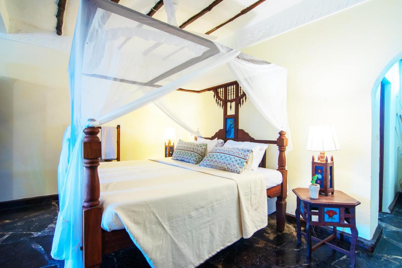 Hotel Jumbo Club Watamu Esterno foto