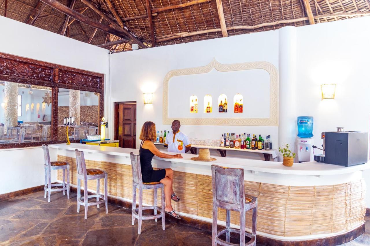 Hotel Jumbo Club Watamu Esterno foto