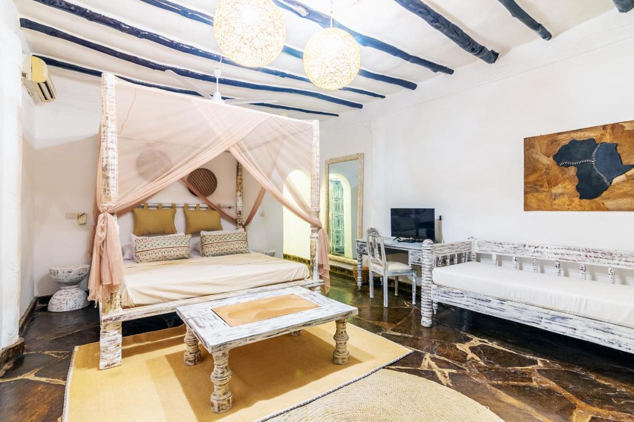 Hotel Jumbo Club Watamu Esterno foto